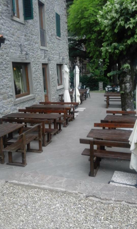 La Foresta Albergo Ristorante Pizzeria Badia Prataglia Exterior foto